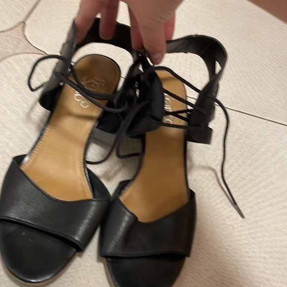 Sandal worn 1x - Picture 2 of 3